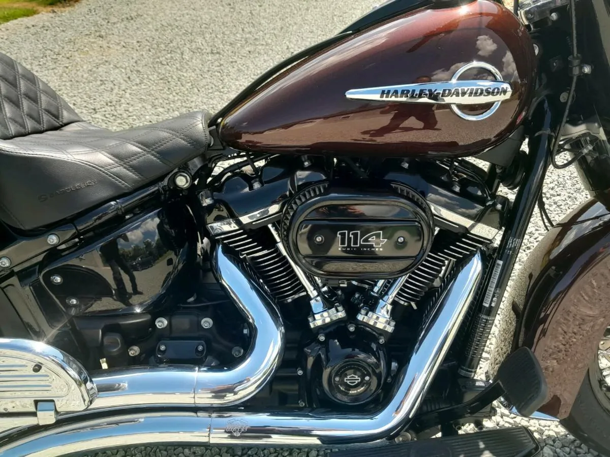 2018 HERITAGE SOFTAIL CLASSIC 114 MILWAUKEE  8 - Image 3