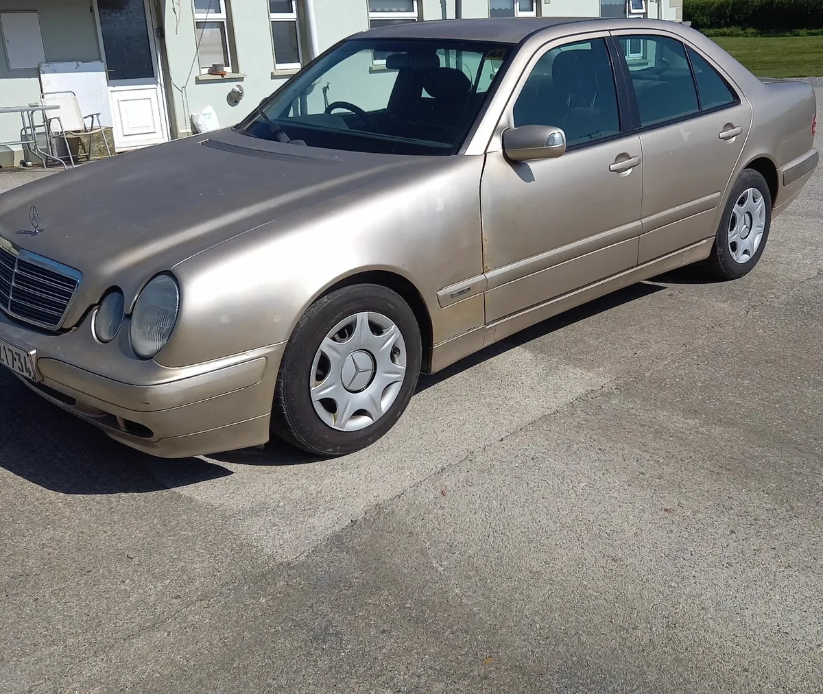 Mercedes-Benz E-Class 2001 - Image 3