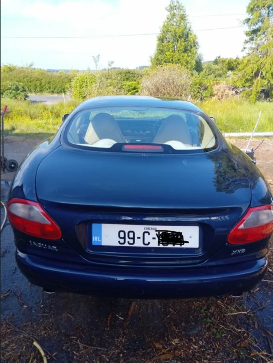 Jaguar XK8 1999 - Image 2