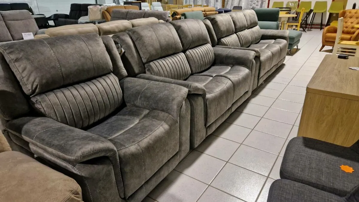Ex-Display 3+2+1  Recliner Suite - Image 2