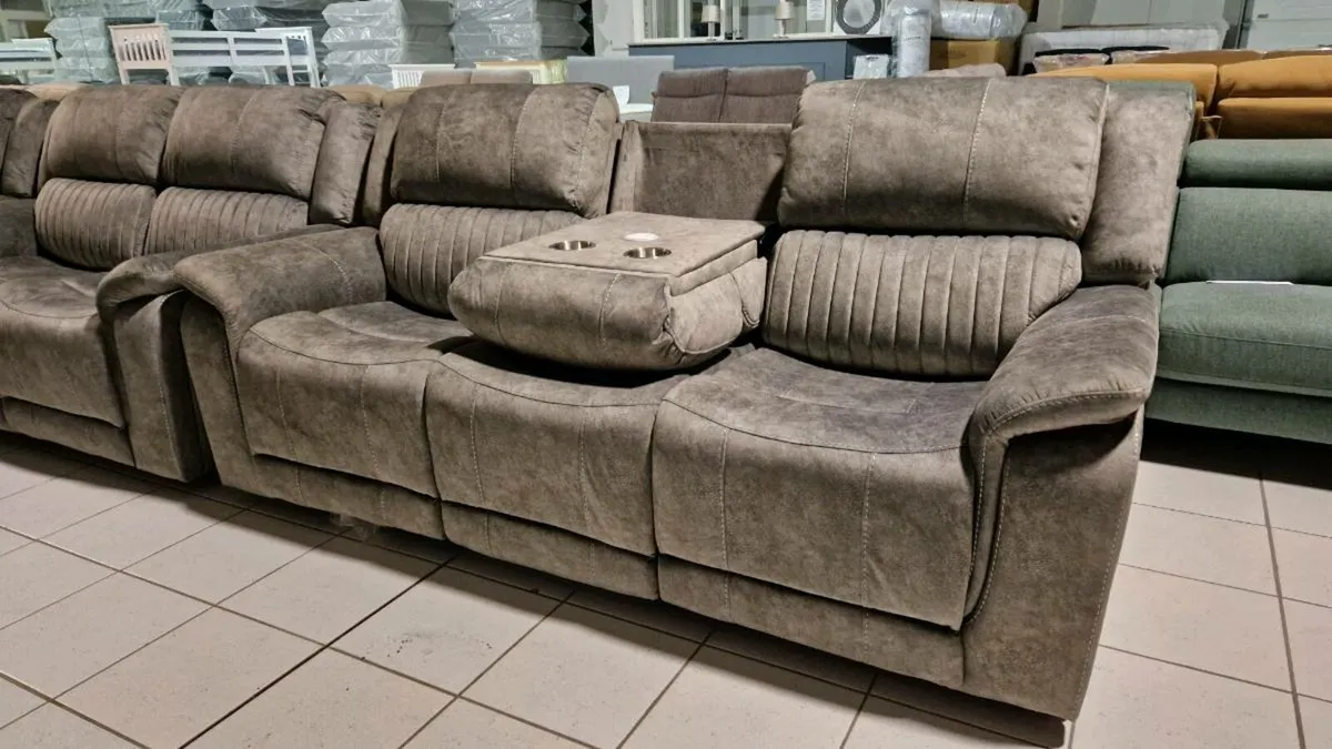 Ex-Display 3+2+1  Recliner Suite - Image 4
