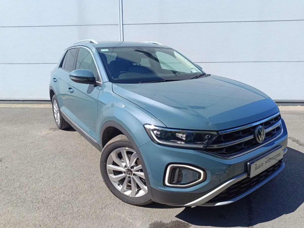 Volkswagen T-Roc 2.0 TDI 116HP Style Rear Camera - Image 1