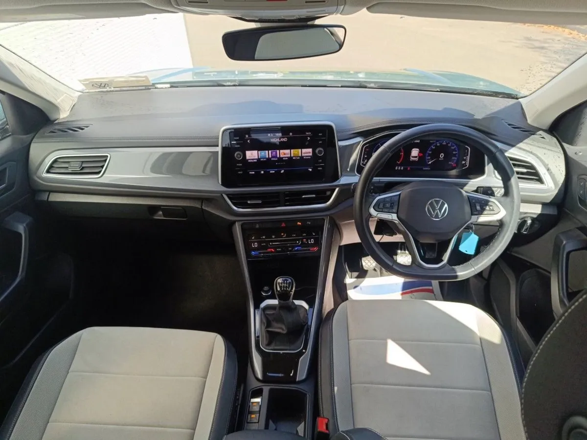 Volkswagen T-Roc 2.0 TDI 116HP Style Rear Camera - Image 4