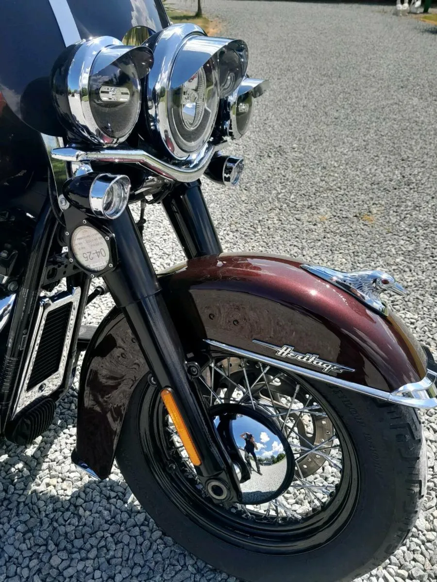 2018 HERITAGE SOFTAIL CLASSIC 114 MILWAUKEE  8 - Image 4