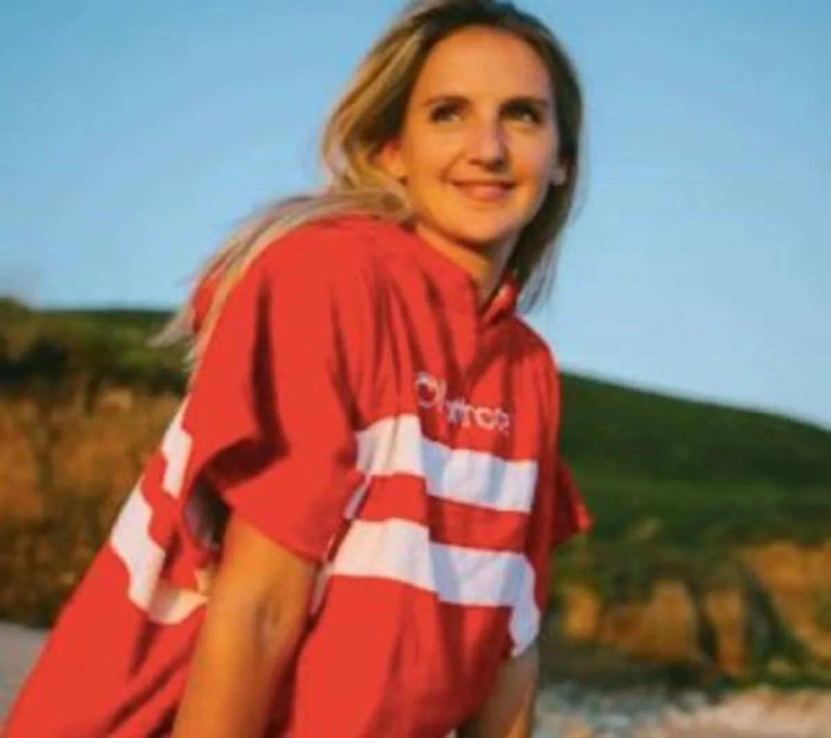 Northcore Beach Basha Changing Robe - Red Stripes - Image 3