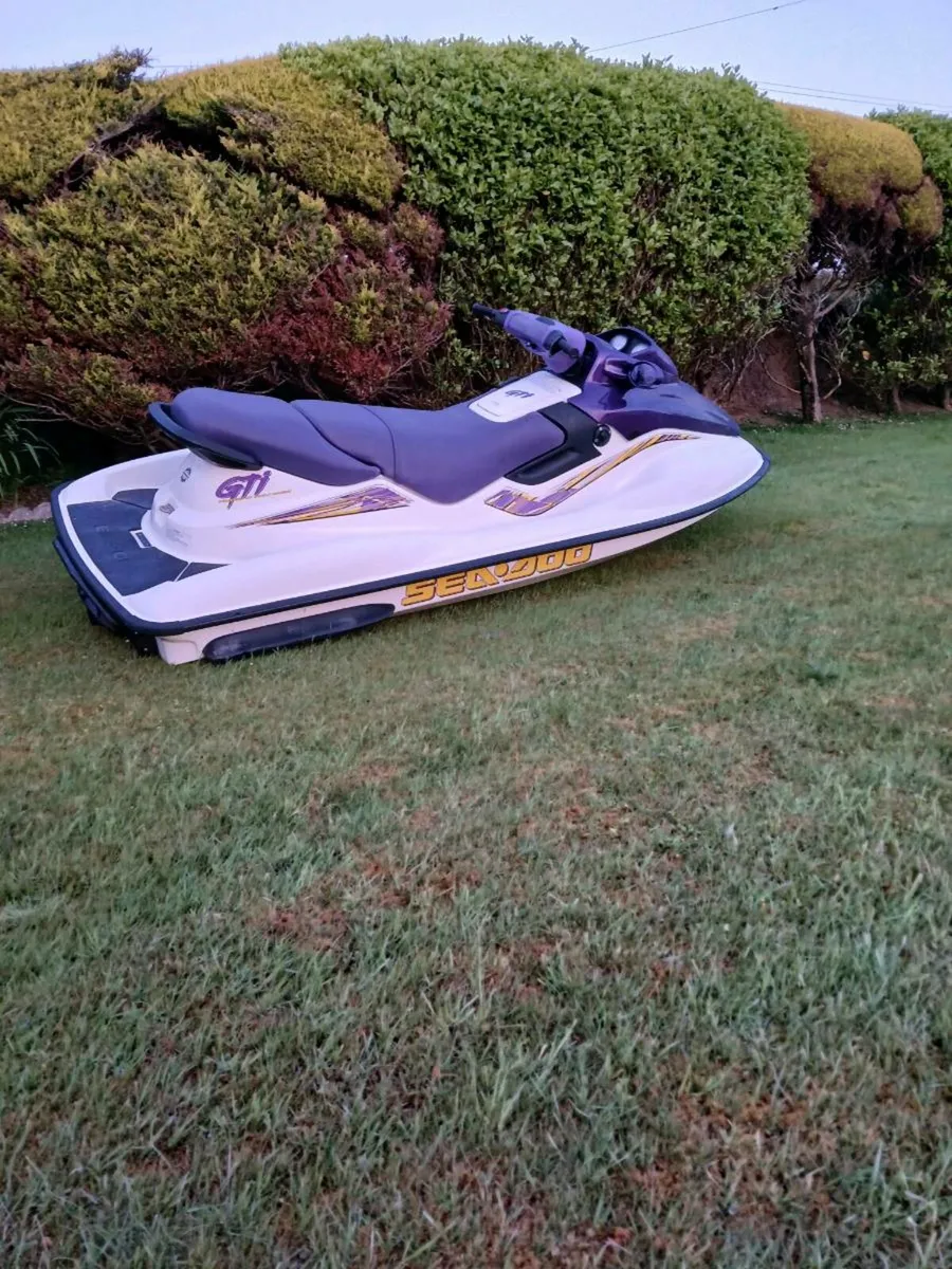 Jet ski - Image 2