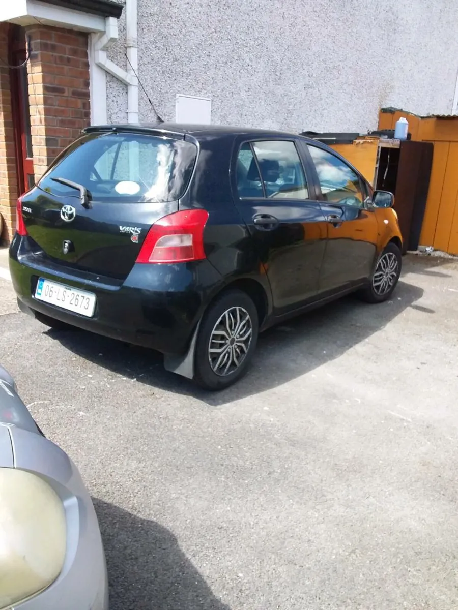 2006Toyota Yaris - Image 2