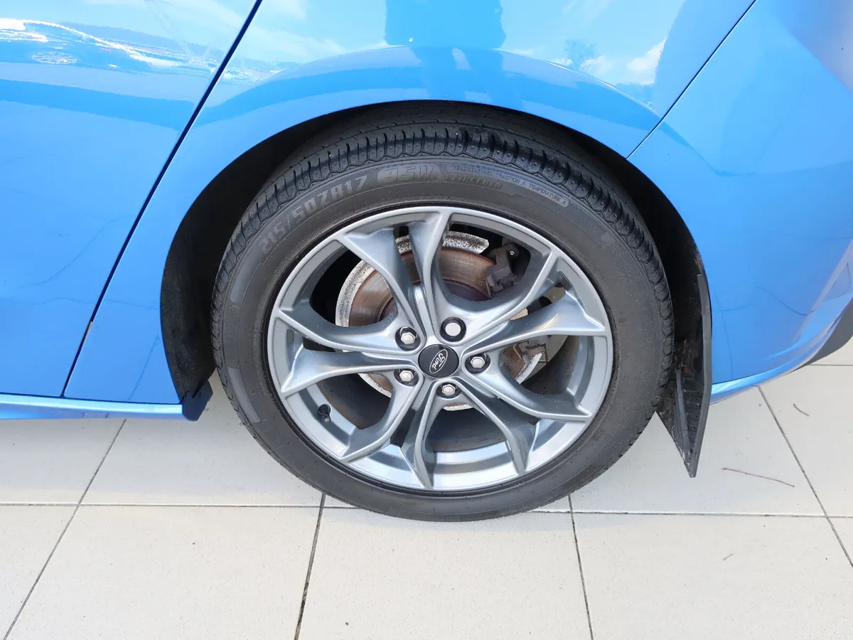 2020 FORD FOCUS ST-LINE 1.5TDCi 120PS 5DR - Image 4