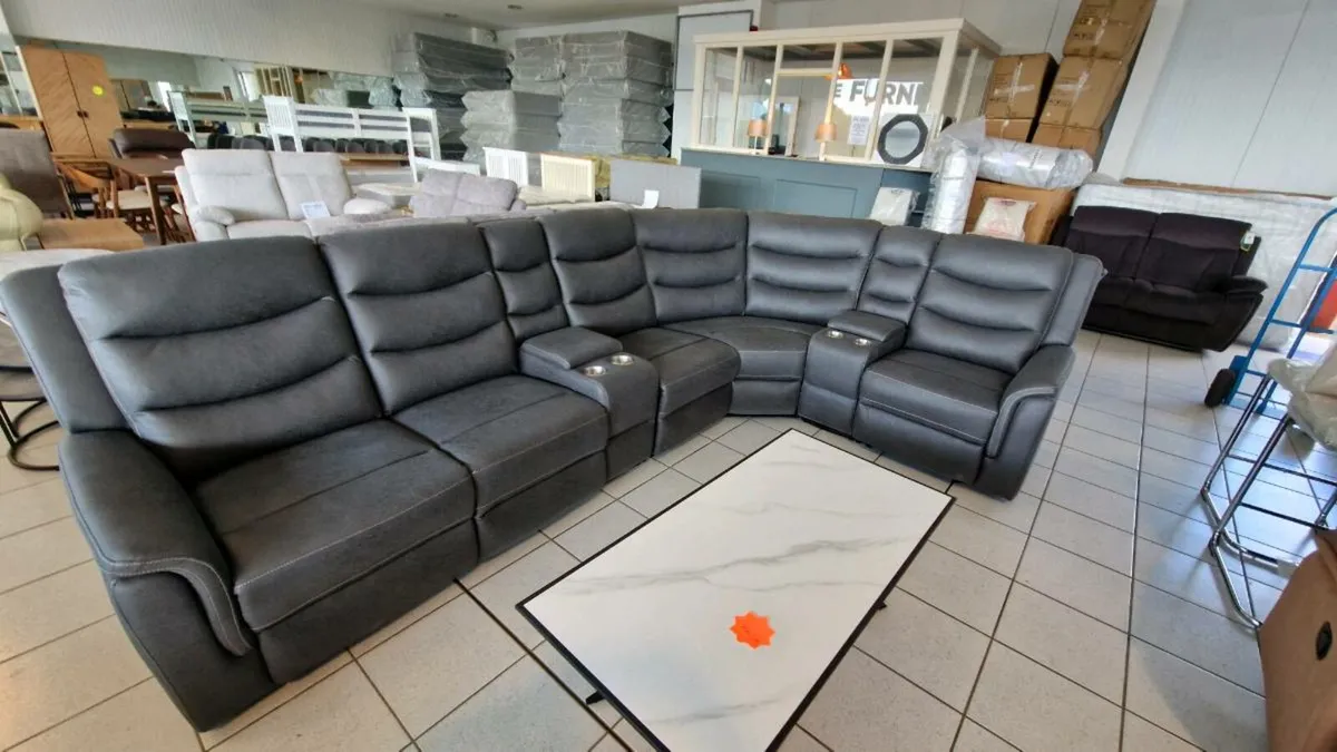Triple Recliner - Image 4