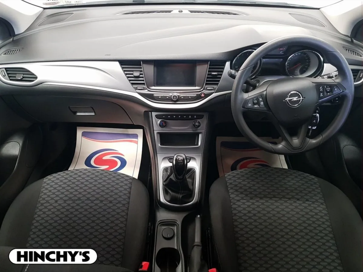 Opel Astra SC 1.2 Turbo 110PS 6 Speed - Image 3