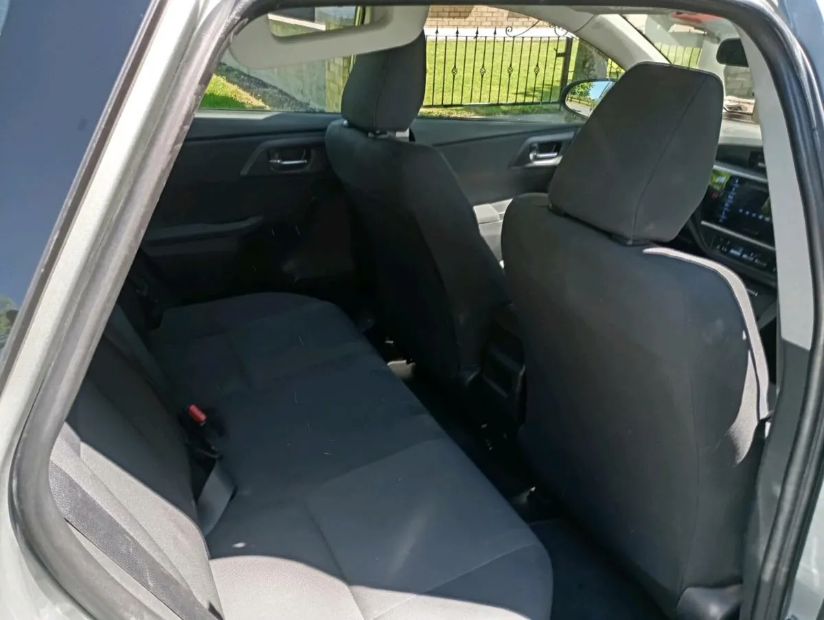Toyota auris d4d diesel estate 152 - Image 4