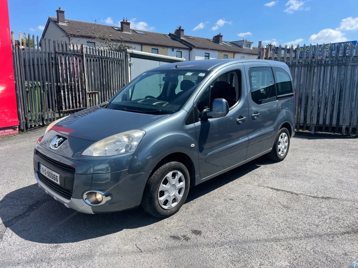 Peugeot Partner Tepee 2011 low miles - Image 4