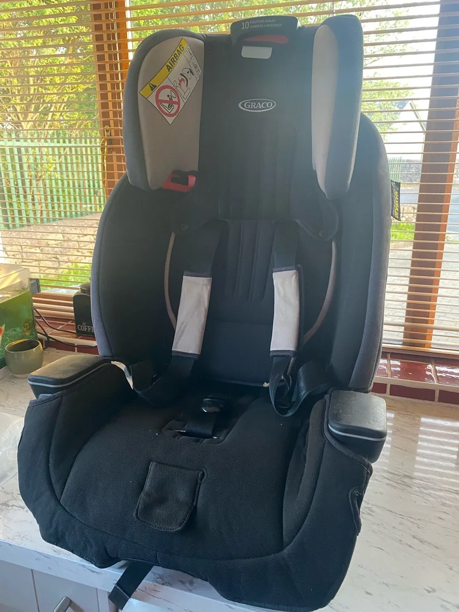 Car seat - Image 1