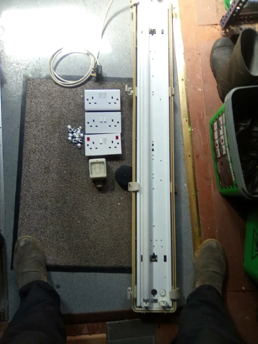 3 SOCKETS . SWITCH . LIGHT . JOINT BOX . CLIPS - Image 1