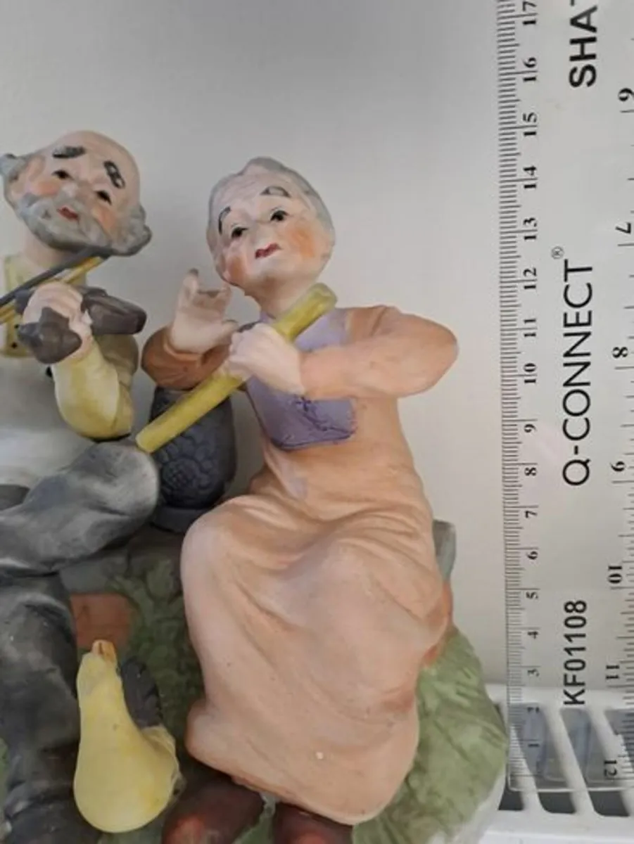 Vintage Capodimonte figurine - Image 4