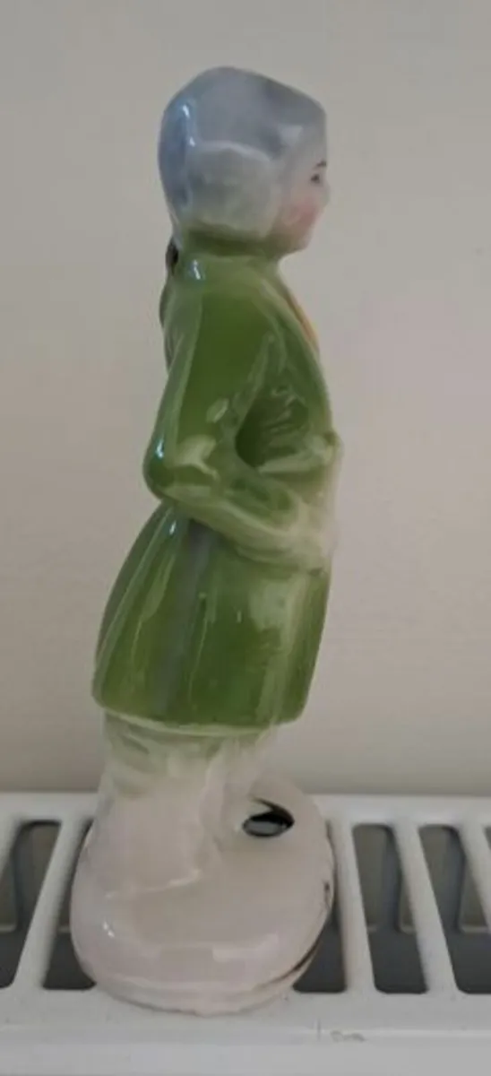 Gentleman figurine green and gold - Image 4