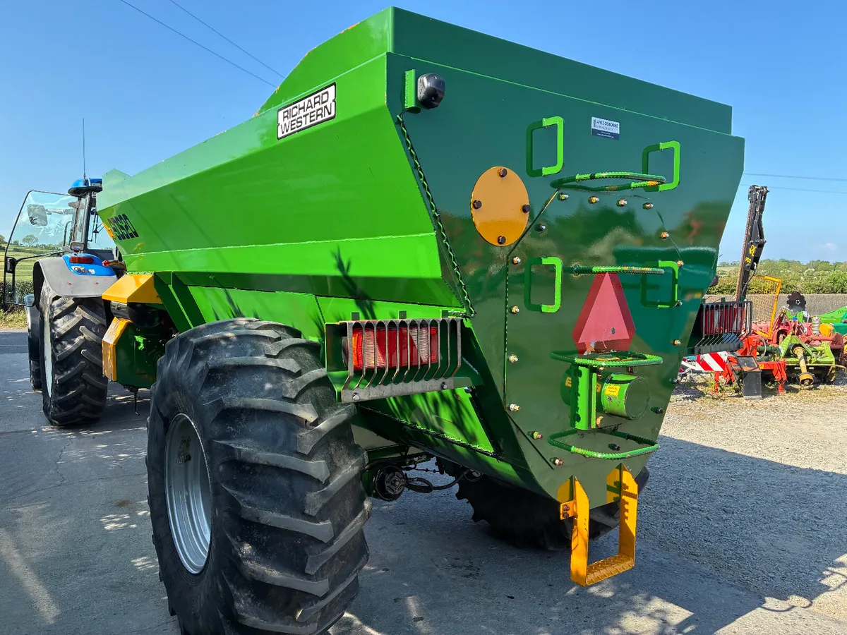 Richard Western SDS20 Muck/Dual Spreader - Image 3