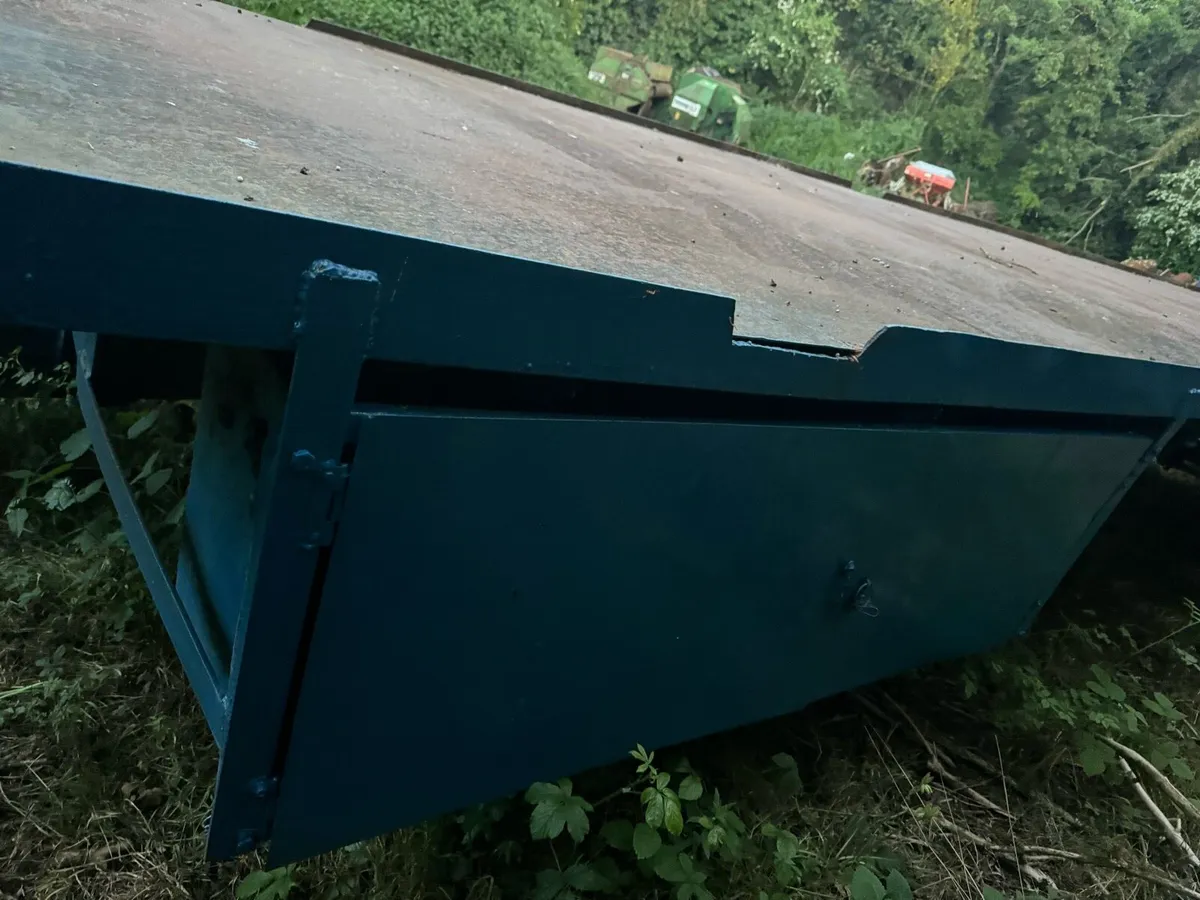 32ft Bale trailer for sale - Image 4