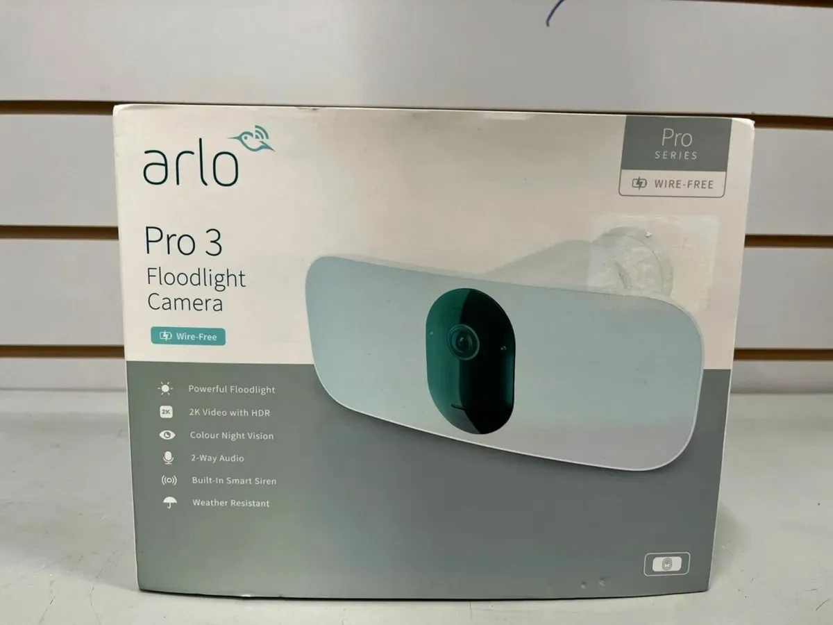 Arlo Pro 3 Floodlight Camera - Image 1