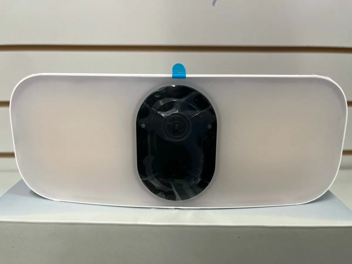 Arlo Pro 3 Floodlight Camera - Image 3