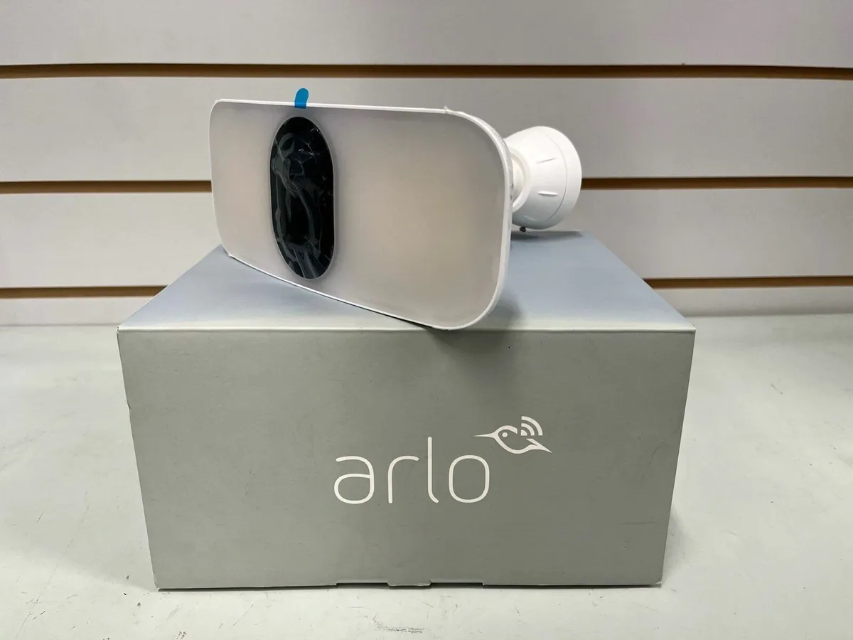 Arlo Pro 3 Floodlight Camera - Image 2