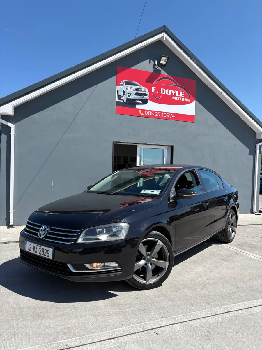 Volkswagen Passat 2012 1 Owner - Image 2