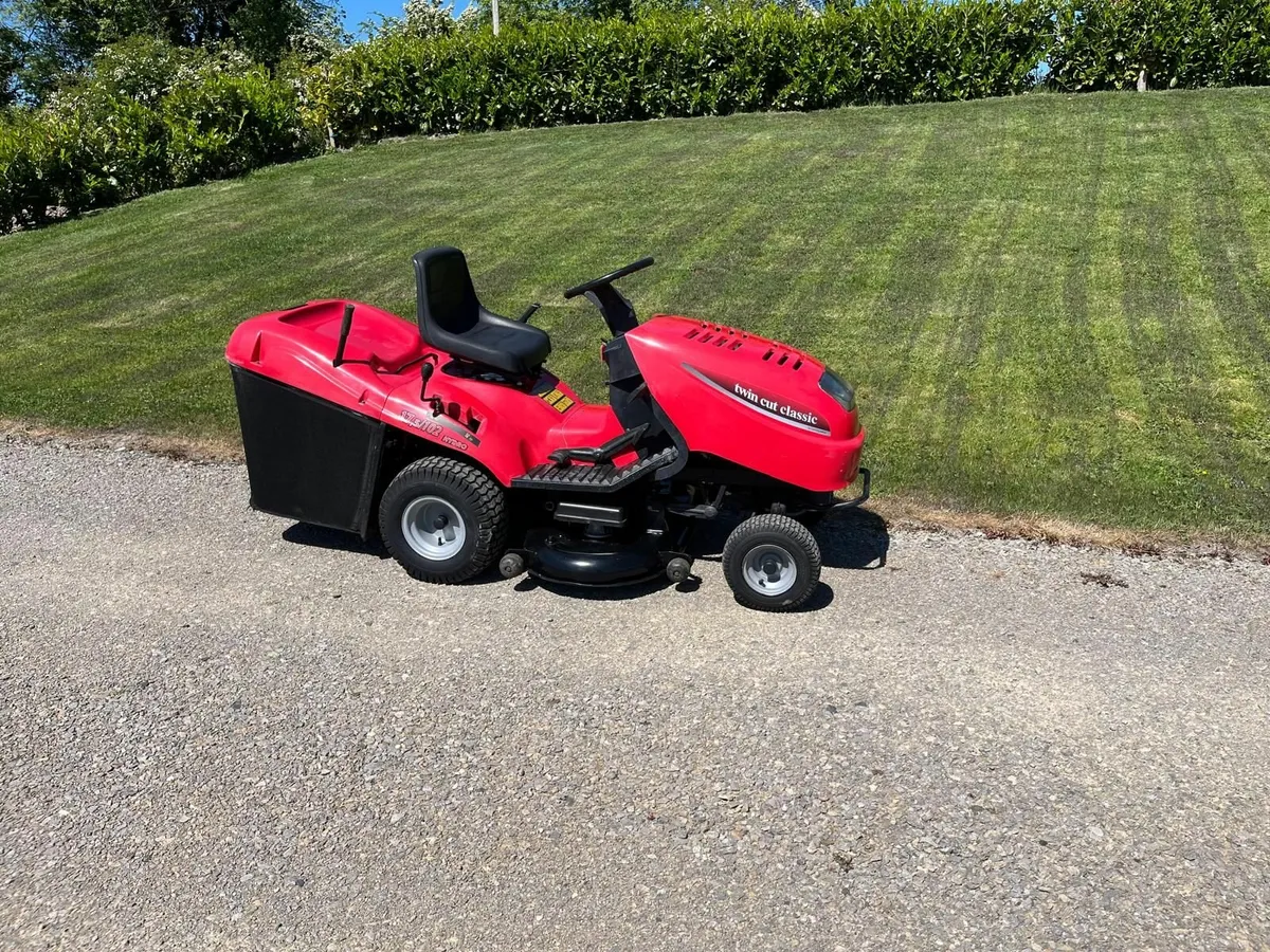 Castle Garden Ride On Lawn Mower - Image 1