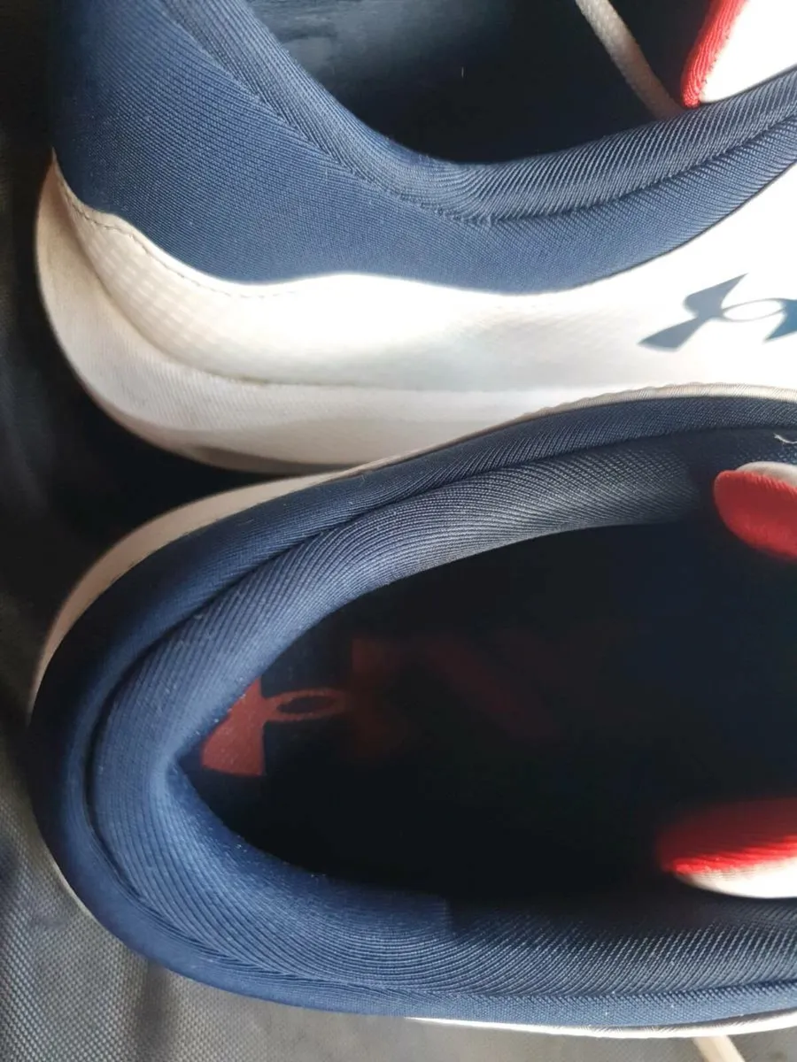 NEW UNDER ARMOUR SPIKELESS GOLF SHOES - Image 2