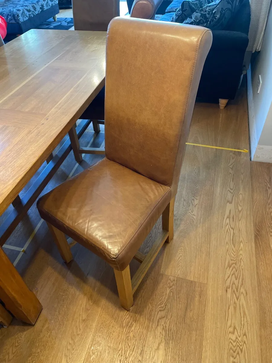 Solid oak table & 6 chairs - Image 4
