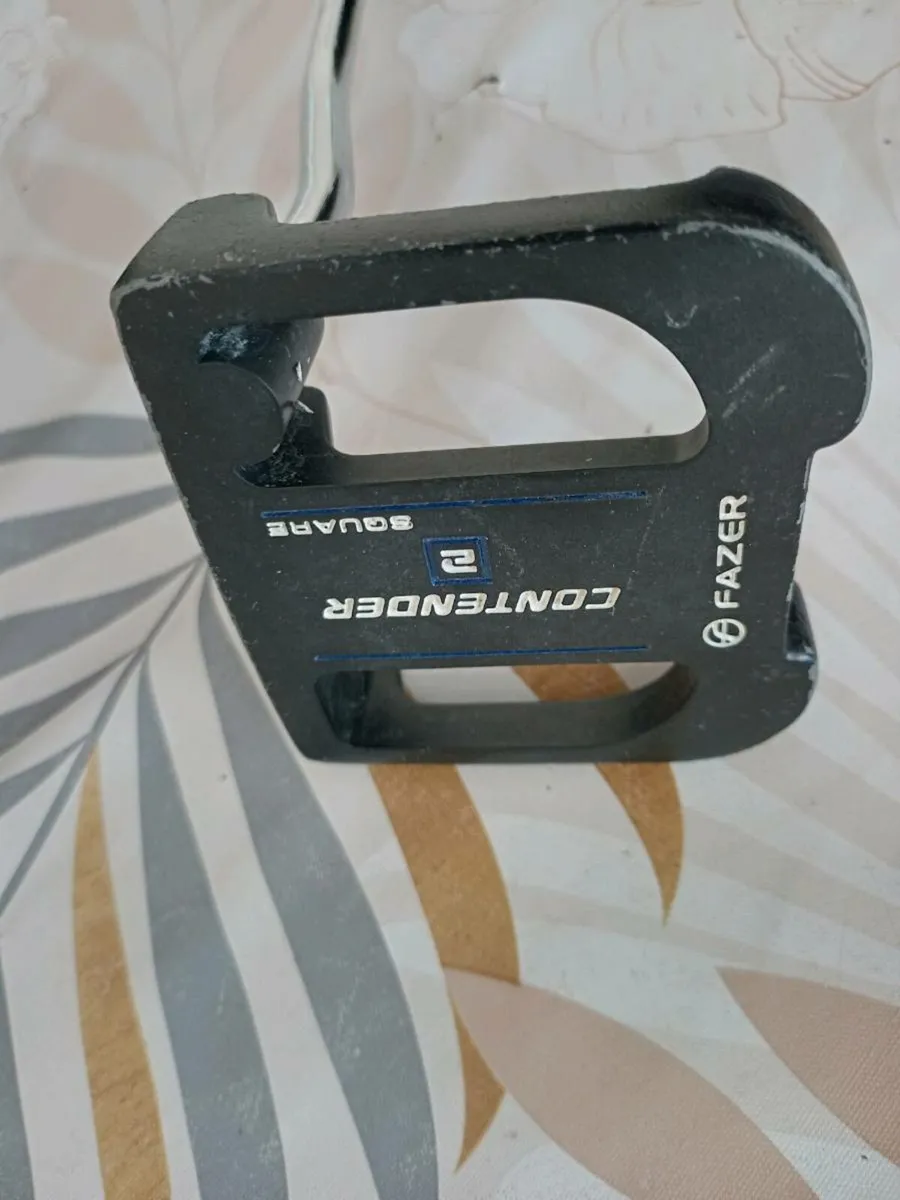 Contender Golf putter. Right handed club. - Image 1
