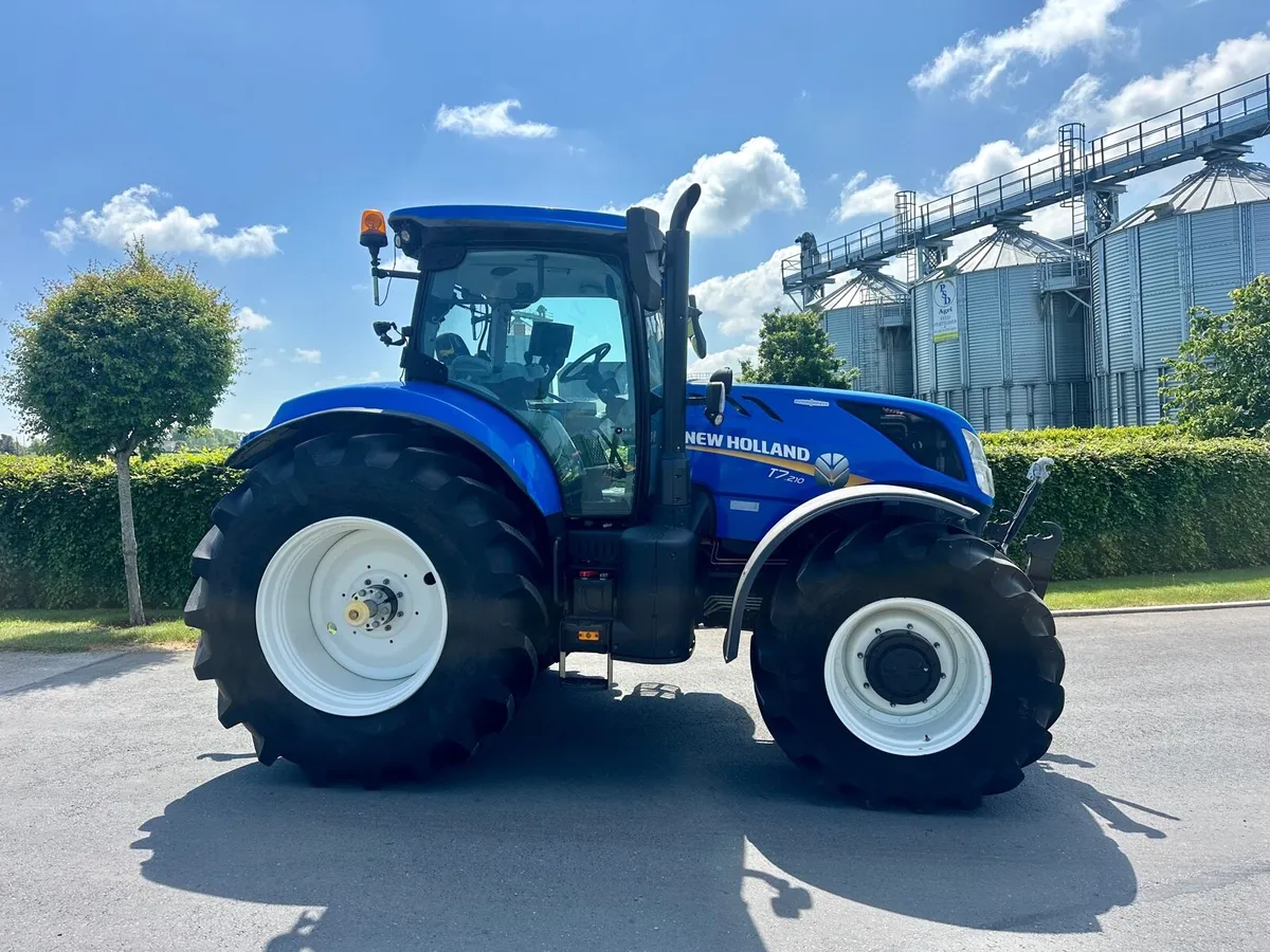 New Holland t720 - Image 1