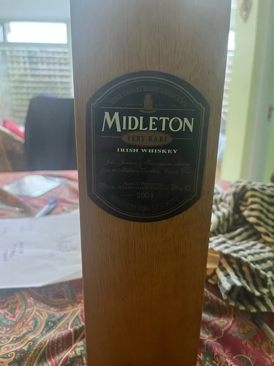 Midelton whiskey timber box - Image 1