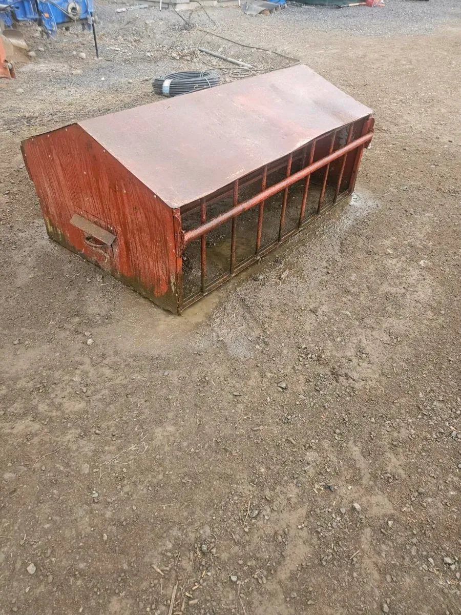 Lamb creep feeder - Image 1