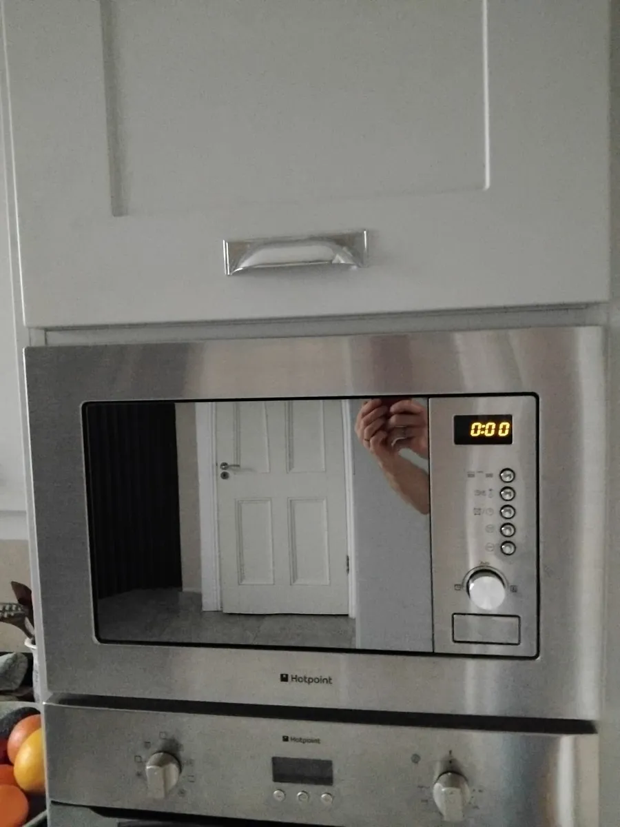 Hotpoint Build in Microwave - Image 1