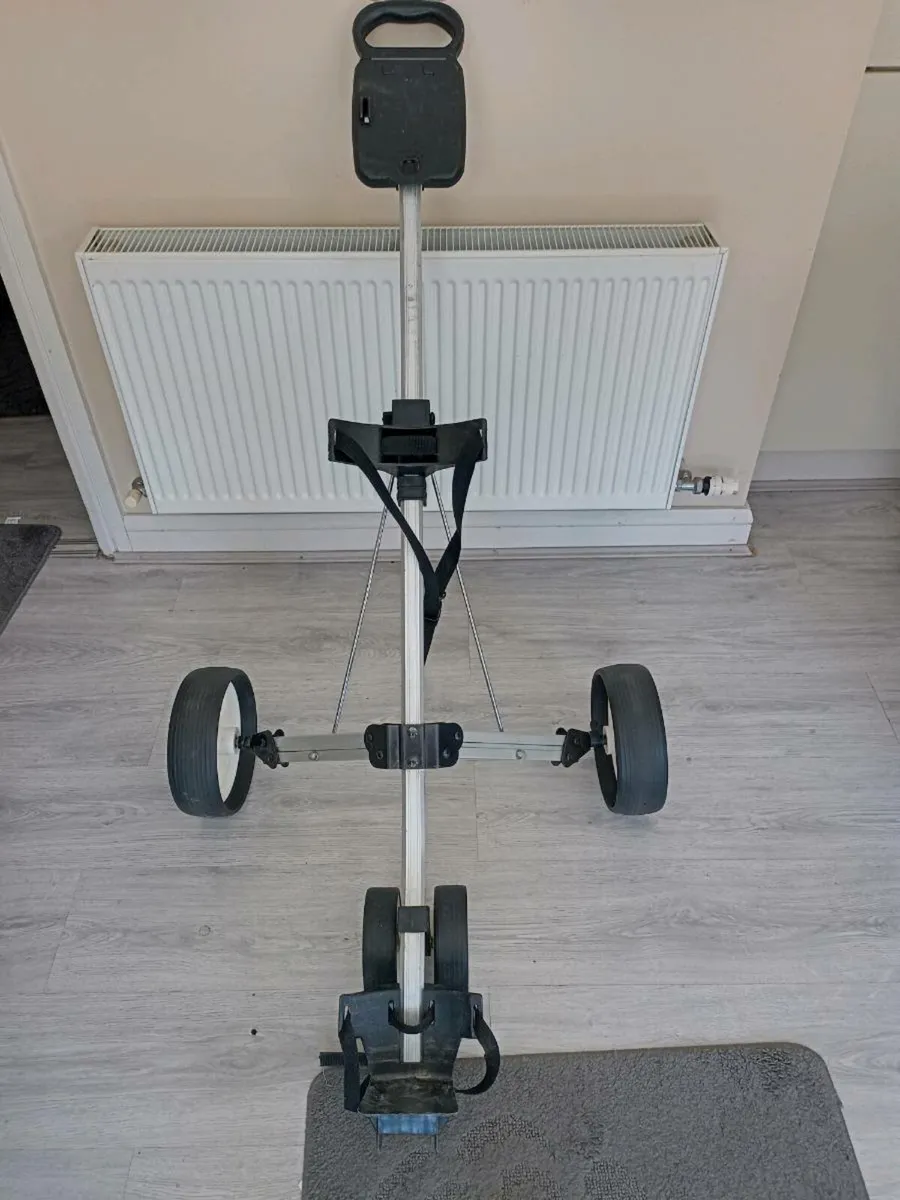 Spalding golf trolley. - Image 1
