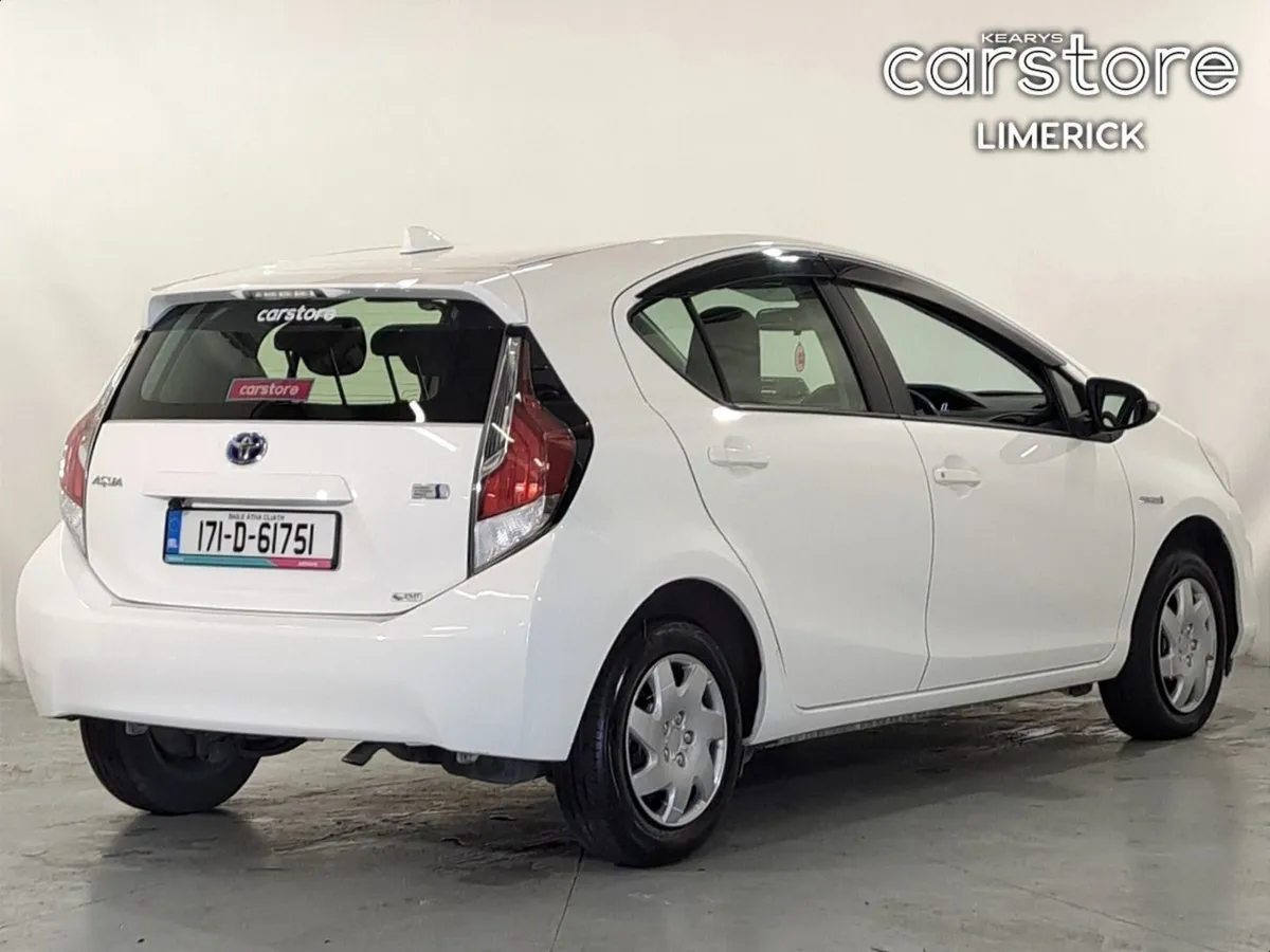 Toyota Aqua 1.8 Hybrid - Image 3
