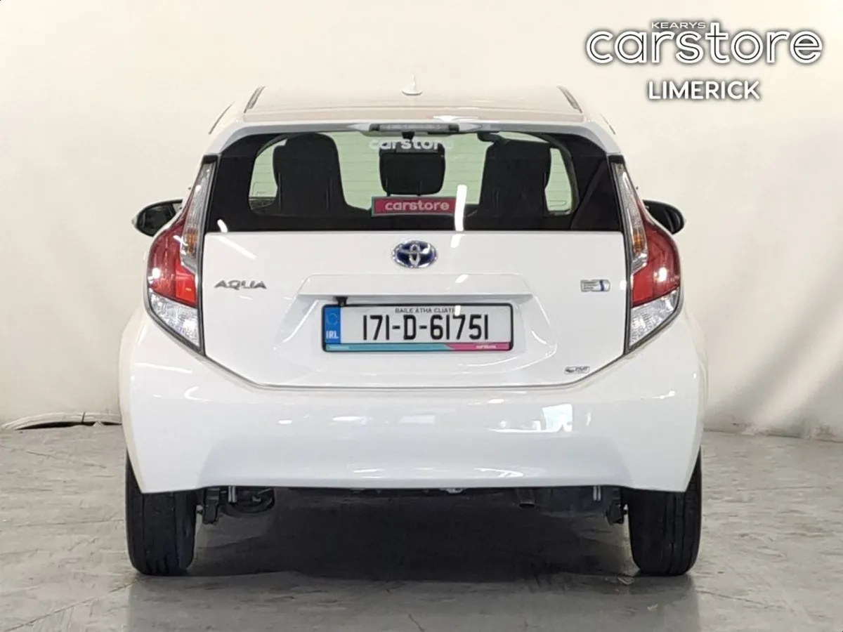 Toyota Aqua 1.8 Hybrid - Image 4