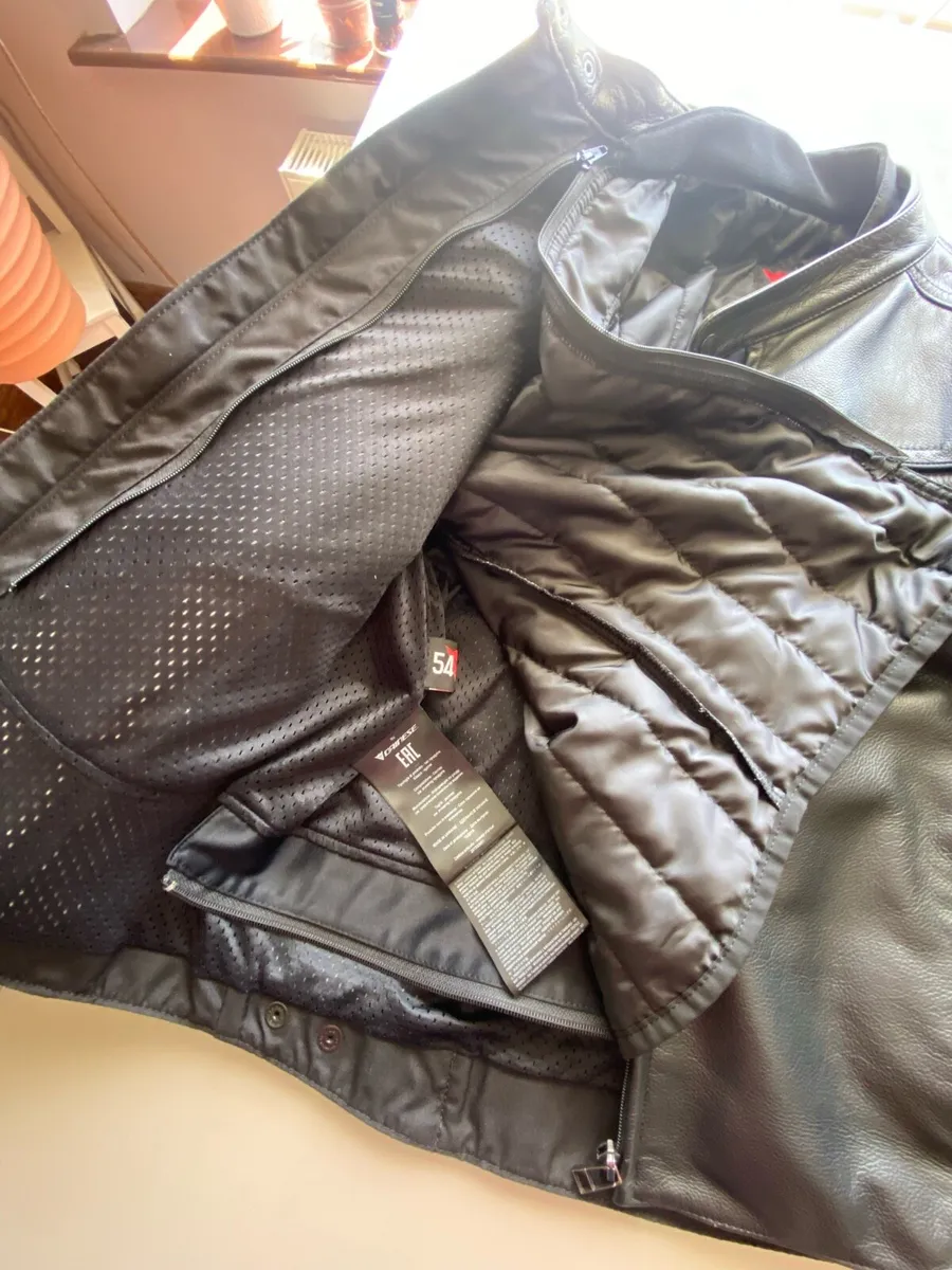 Dainese leather jacket (54) and Dainese leather tr - Image 3