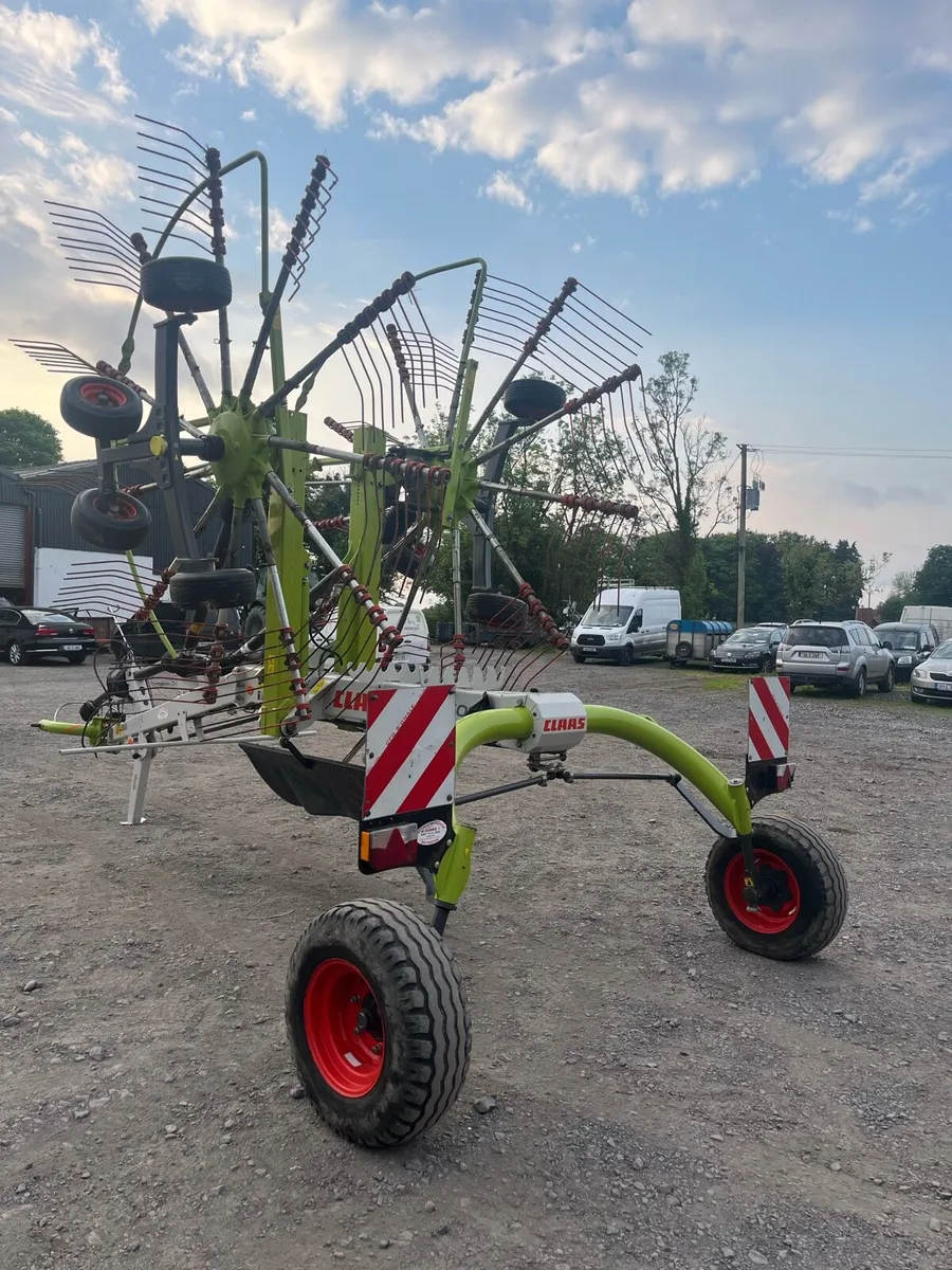 2017 CLAAS 2600 RAKE - Image 2