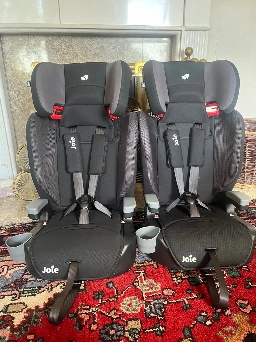 2x Joie Elevate 1/2/3 Car Seats