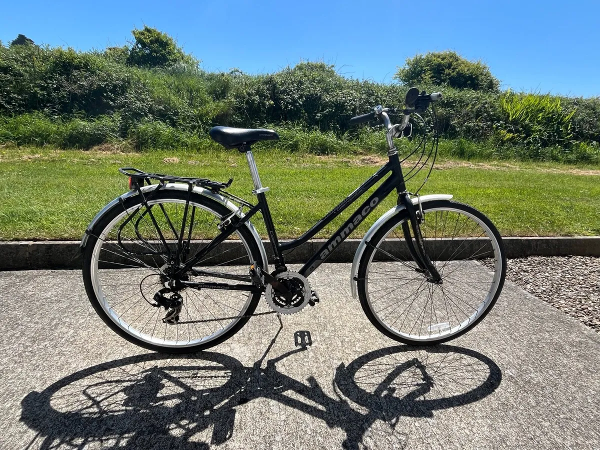Adult Small/Medium Ammaco Cosmopolitan Bike - Image 1