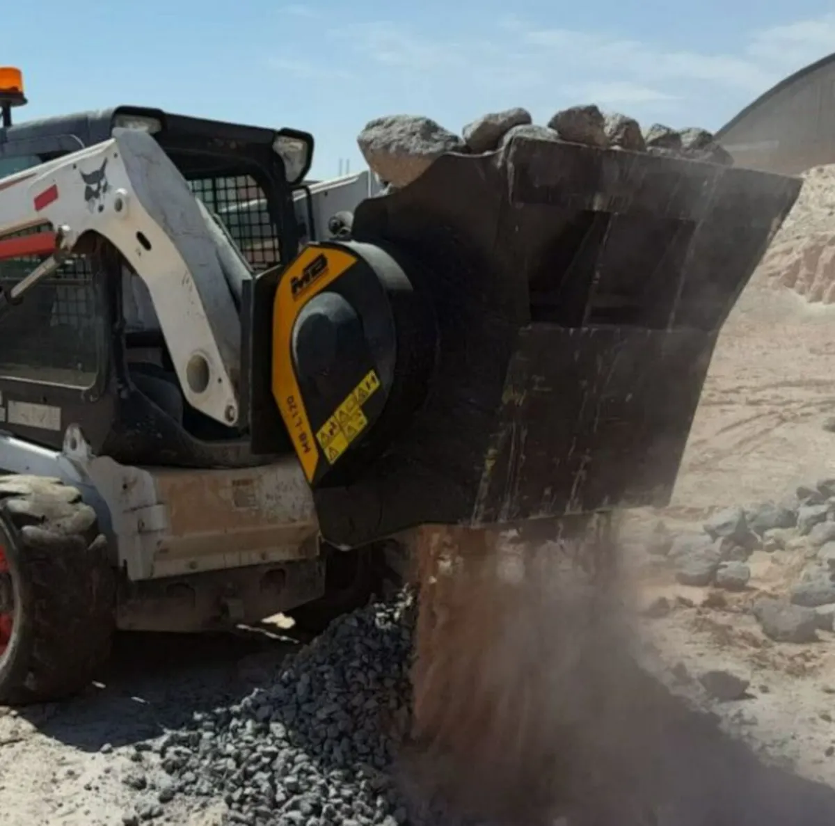 MB L120 Crusher bucket for Loaders - Image 1