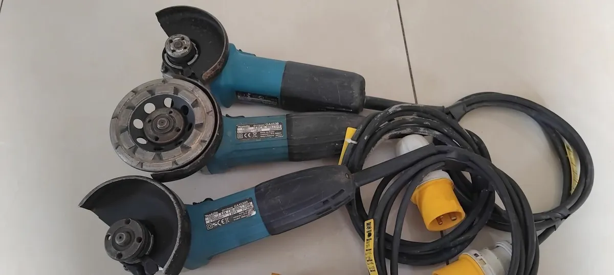 3 x Makita 115mm Grinders 110v - Image 1