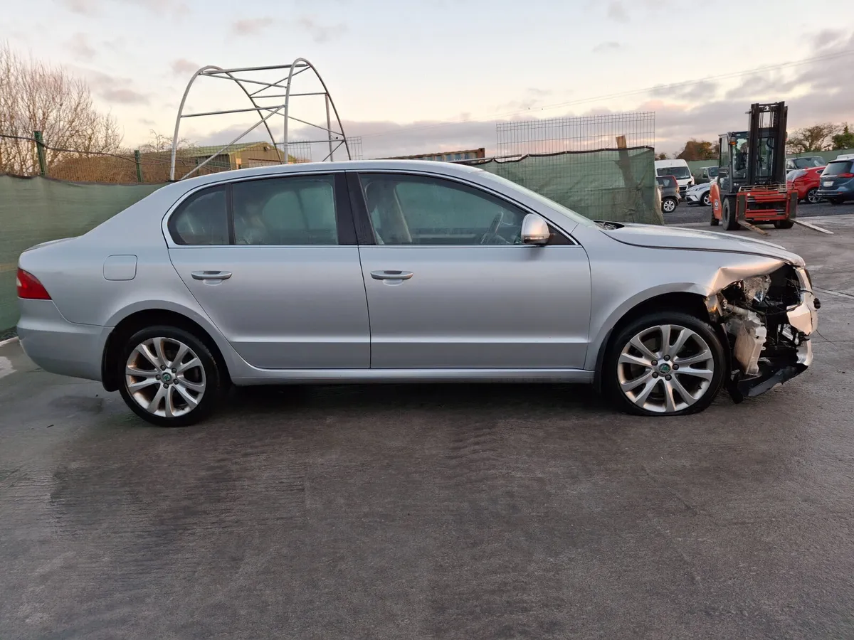2013 Skoda Superb 2.0L TDI Automatic - Image 3