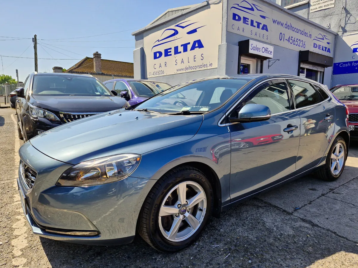 2013 VOLVO V40 SE AUTOMATIC D3 150BHP NCT 09/25 - Image 2