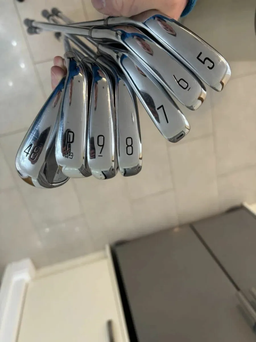 Titleist T200 irons 2023 5-GW, stiff - Image 1