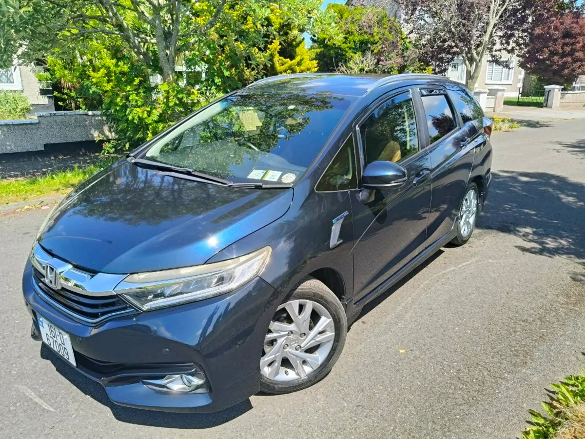 Honda Shuttle 1.5 hybrid Low mileage - Image 3