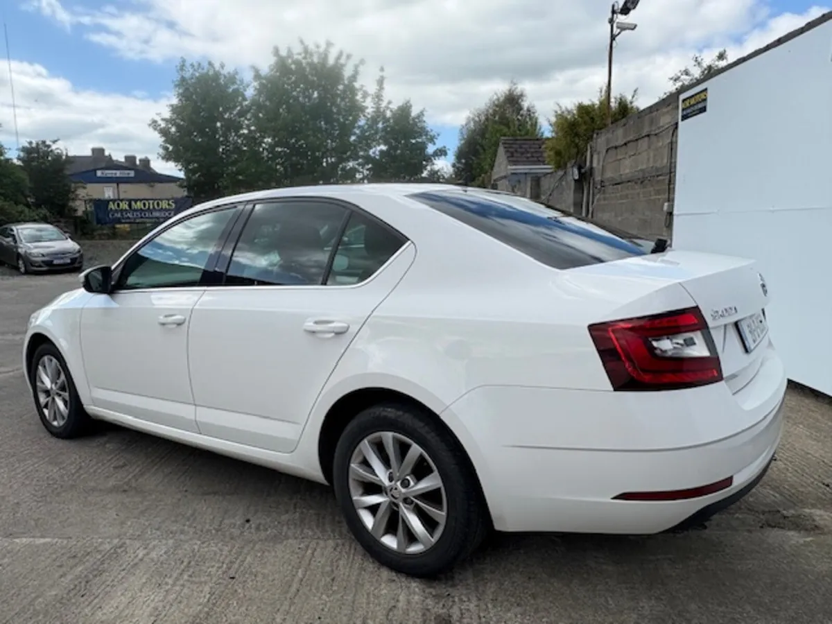 Skoda Octavia 2021 1.0 - Image 2