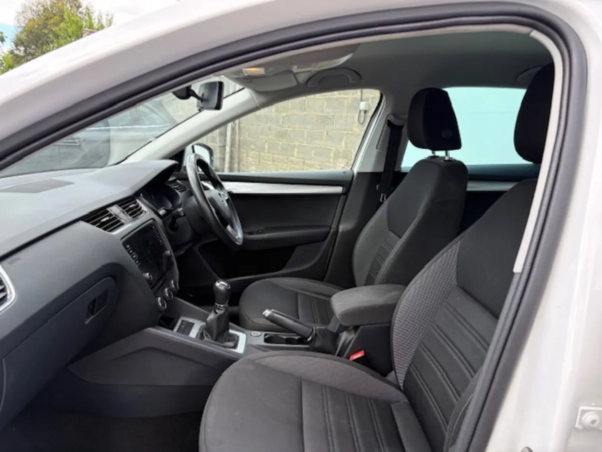 Skoda Octavia 2021 1.0 - Image 4