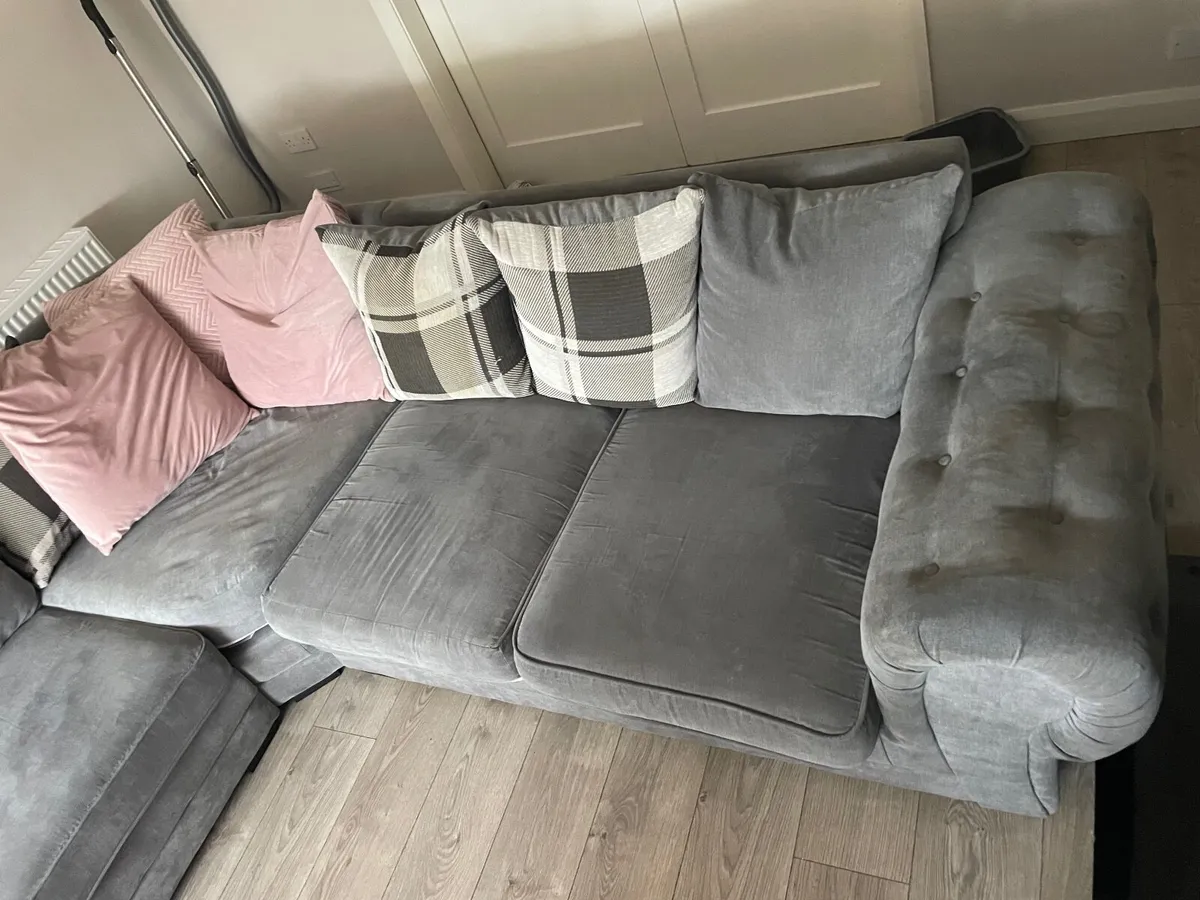 Couch - Image 4